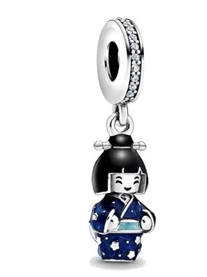 Sterling Silber Japanische Puppe Anhänger Armband Mit Blauem Kimono Charm Perlen
