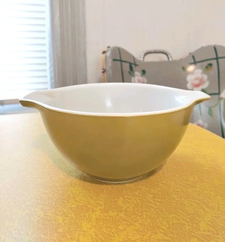 Vintage Pyrex Cinderella Verde 441  1 1/2 PT Mixing Bowl