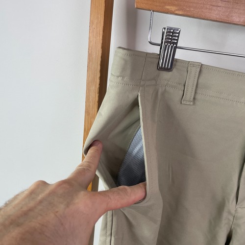 Under Armour Shorts Youth Extra Large Green Khaki Chino Flat Front Outdoor - Picture 4 of 12