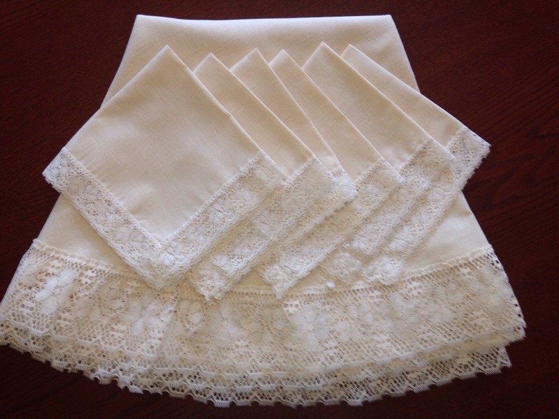 New Rochelle Lace Border Tablecloth Cream 68" Round & 6 Napkins No. 3990