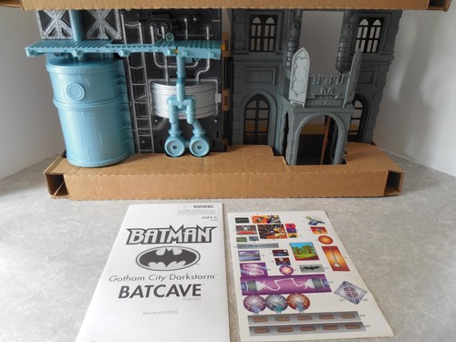 BATMAN GOTHAM CITY DARKSTORM BATCAVE, HASBRO, 2002, FIGURA ALFRED MANCANTE! - Foto 7 di 8