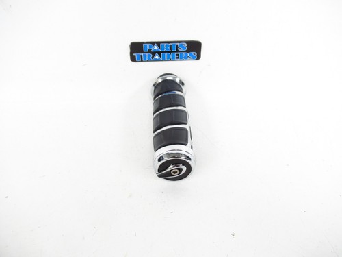 Kuryakyn Right Kinetic Replacement Grip 6352 Chrome 2008-2023 Harley Davidson - Picture 2 of 4
