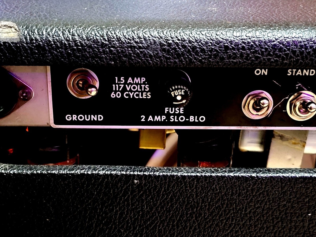 最終値下げ FENDER AMPS THE FIRST FIFTY 洋書 Fender Amps - The