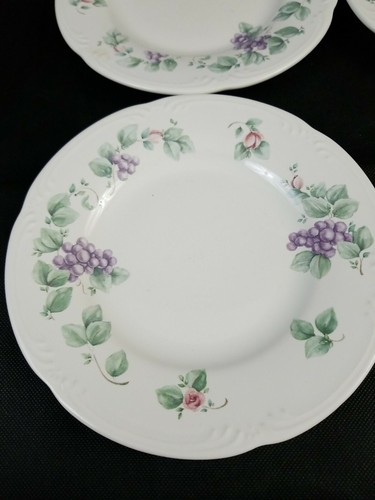 Pfaltzgraff Purple Grapevine Stoneware 8 1/4" Salad Dessert Plates Lot of 4 - Picture 6 of 12