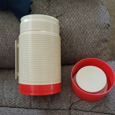 Vintage Aladdin Hy-Lo Thermos Bottle Red Tan Wide Mouth Pint 44 Made In the USA