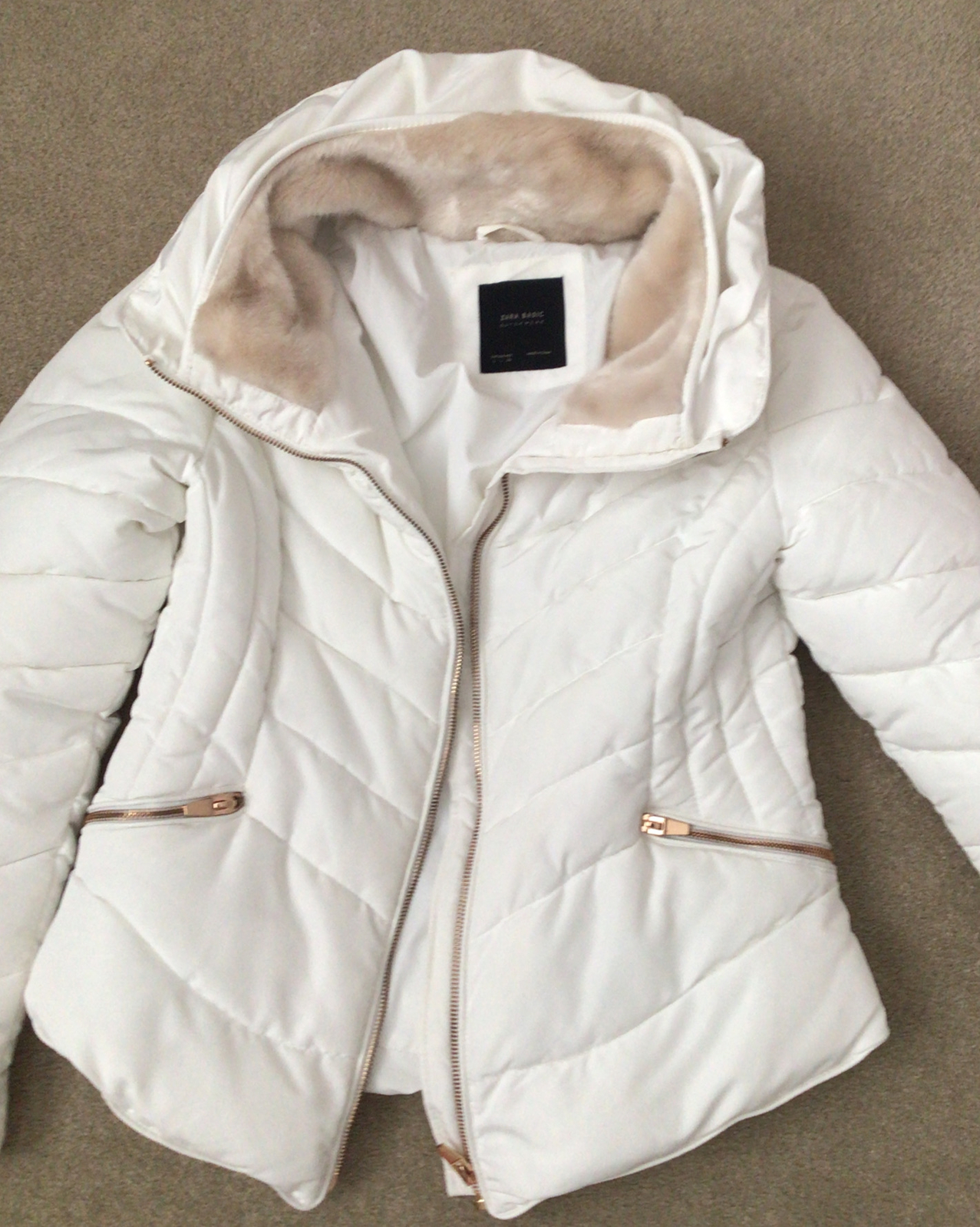 Zara Ladies S Cream /White Jacket Faux Fur Collar Rose Gold Zips Puffer