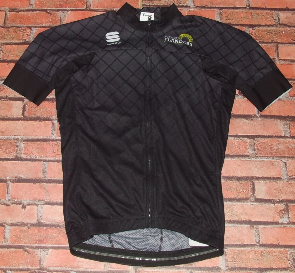 Le Team Corratec modifie son maillot pour le Giro