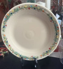 10.5 Fiesta Christmas Plate Light Yellow with Wreath Trim Homer Laughlin