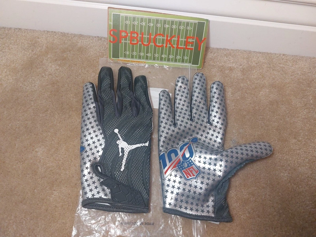 Nike football hotsell gloves 2020