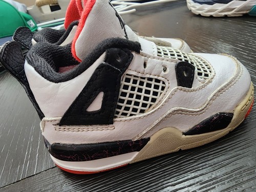 Nike Air Jordan 4 Retro Flight Sneaker White Black Athletic Shoe Boy 6C 🔥 - Picture 4 of 9