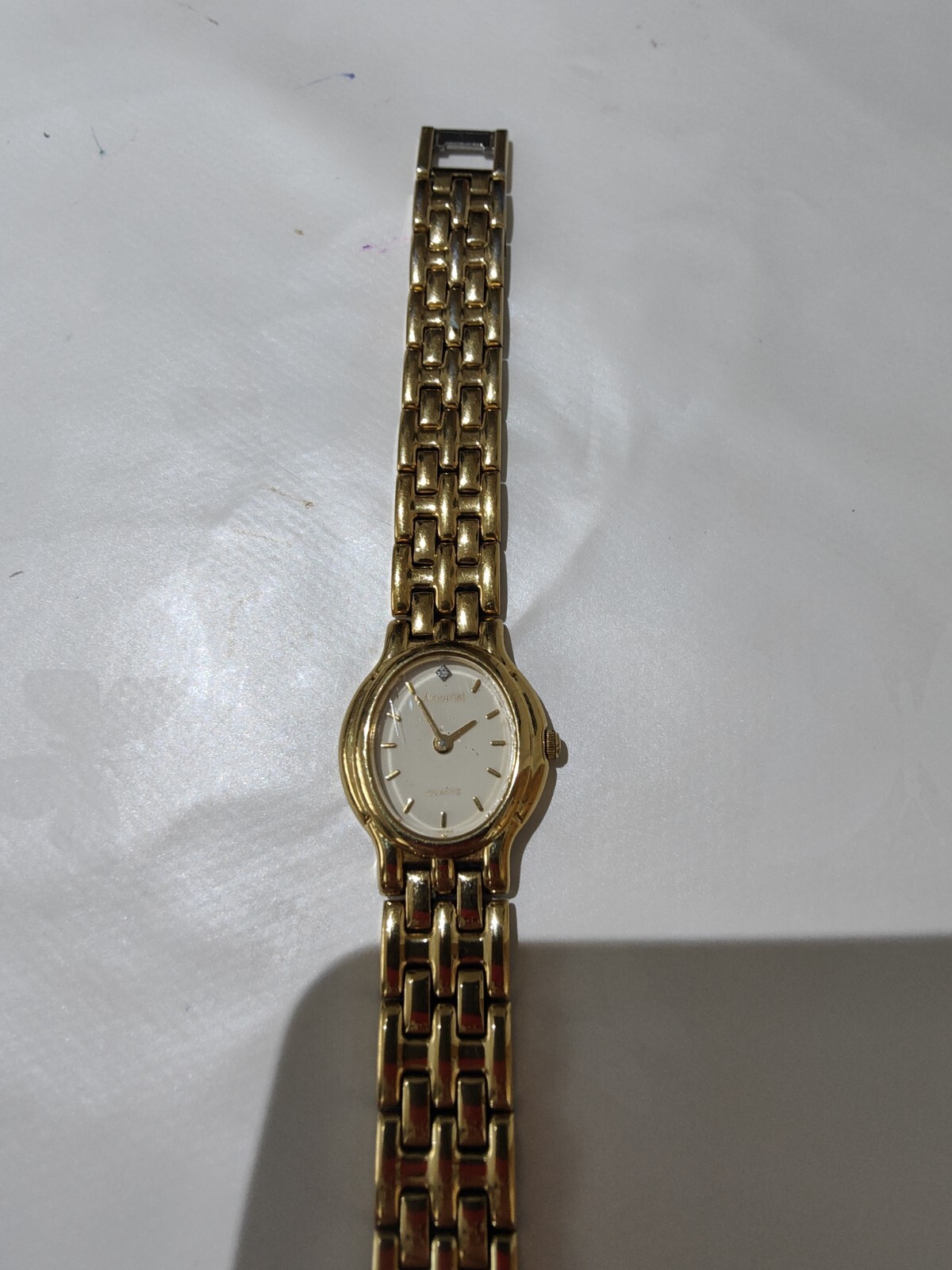 Ladies Accurist Quartz Gold Tone Watch New Battery eBay