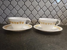 Vintage Corelle by CORNING Butterfly Gold Hook Handle Coffee Tea Cup And Saucers