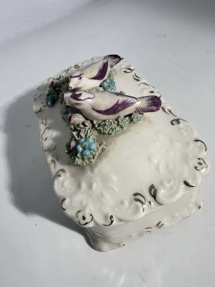 Винтажная пронумерованная костяная фарфоровая безделушка или шкатулка для ювелирных изделий с подписью Reina Califa No242 - Изображение 3 из 4