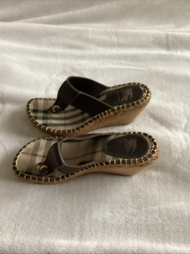 Chanclas Zapatos Burberry Mujer MARRÓN Cuero NOVA CUADROS CUÑA 37 7 Foto 3 de 4