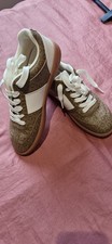 New GUESS TRAINERS / WOMEN
