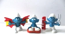 3 SMURFS- BARBER, HANG GLIDER AND SITTING ON A PILLOW