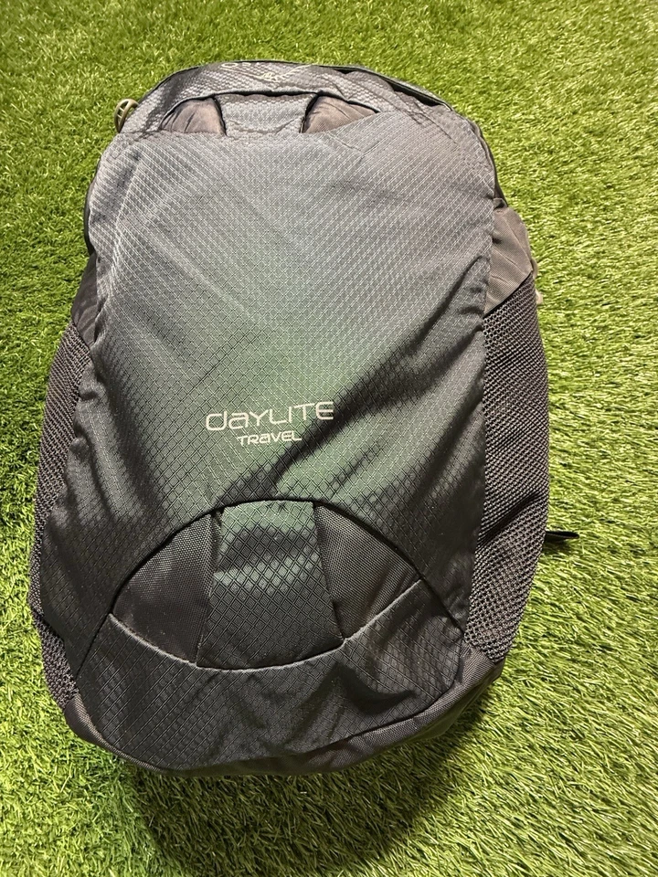 Osprey Daylite Travel Plus Backpack Black Lightweight CarryOn Pack 20L - Image 2 of 4