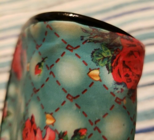 Betsey Johnson Makeup Zipper Bag Blue Pink Red Roses 7"X 4.75" X 2". Zip top. - Picture 8 of 16