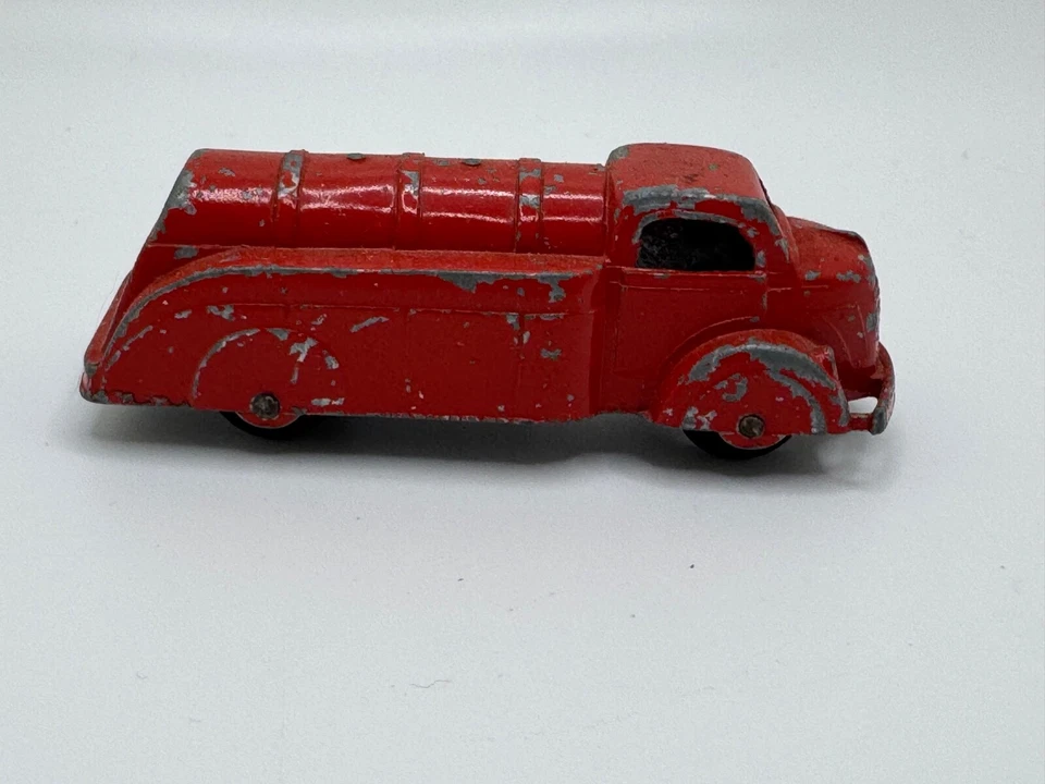 Camión cisterna vintage Tootsie Toy 1940 juguete de metal fuel oil gasolina camión de bomberos Foto 3 de 4