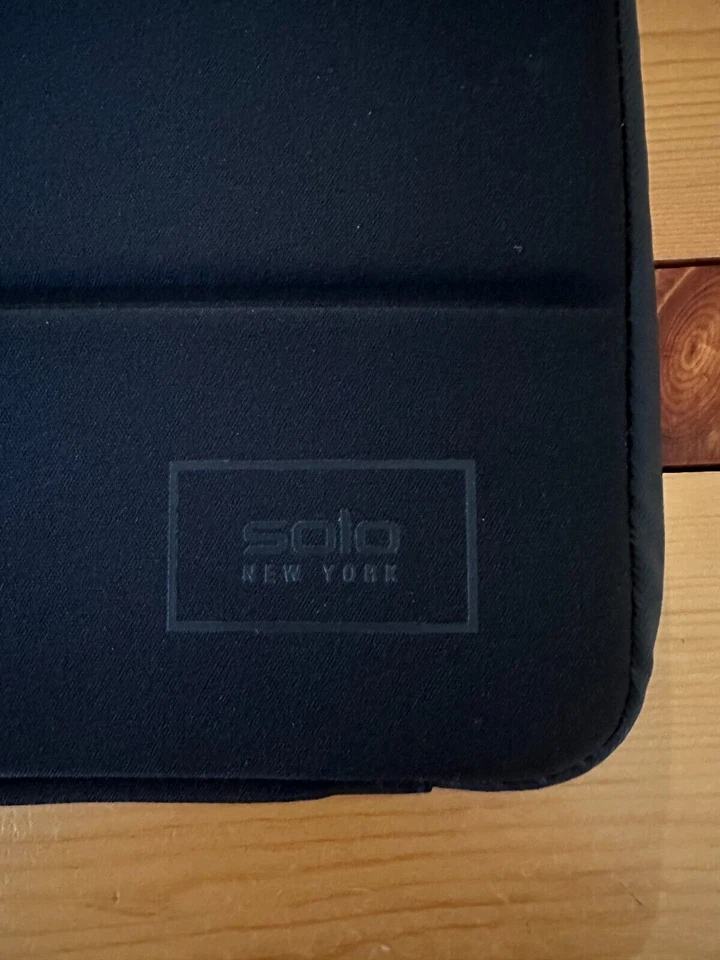 Solo New York PRO Ultrabook Acolchado Negro 17.3" Funda para Laptop Nueva (caja abierta) Foto 4 de 4