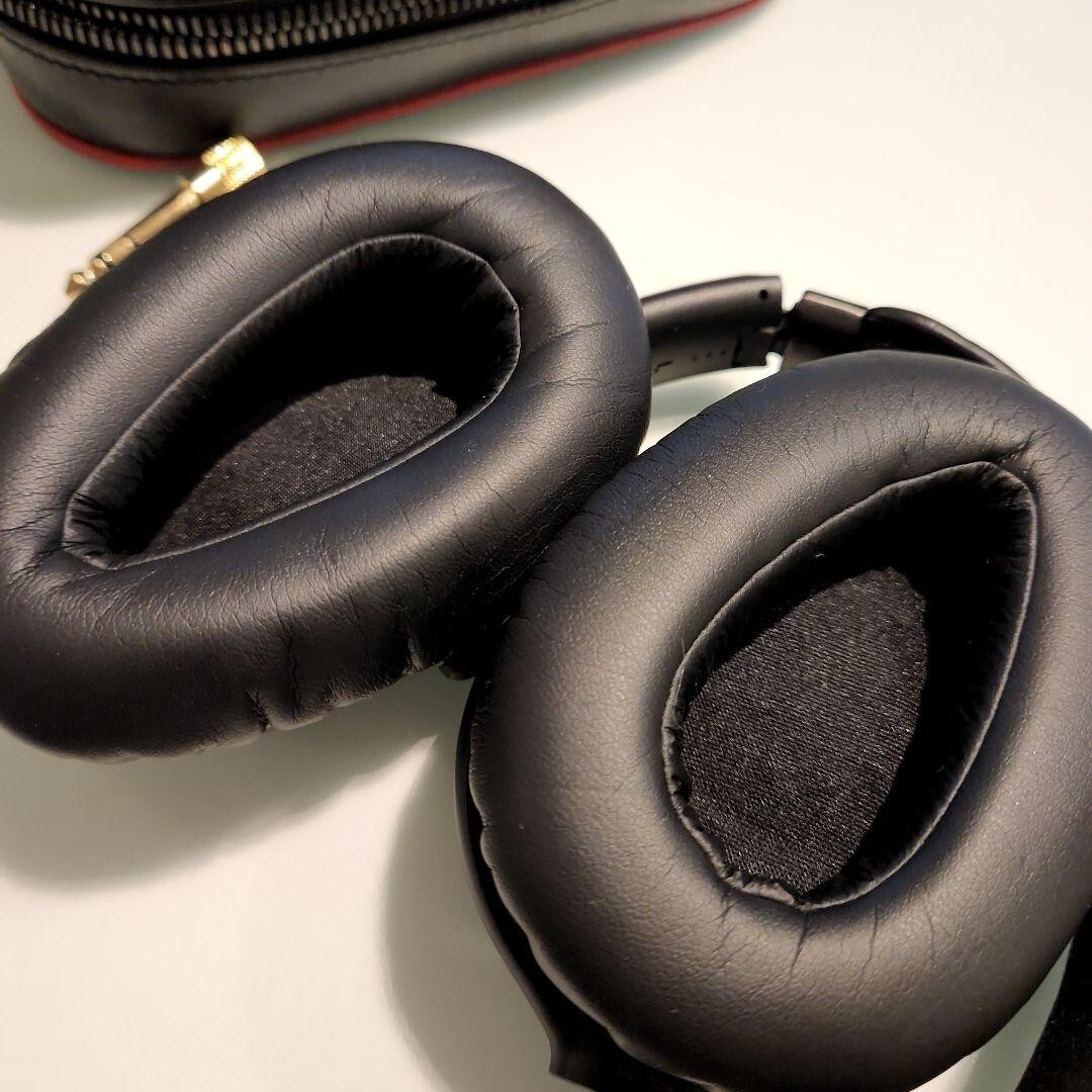 Dior Homme x Sennheiser PXC 550 Wireless Headphones Unused Dior Homme x Sennheiser PXC 550 Wireless Headphones Unused
