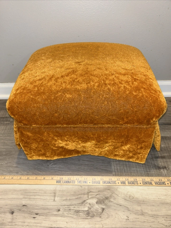 "Reposapiés otomano tapizado de terciopelo triturado naranja MCM nogal 12x16x13,5"" de colección" Foto 4 de 4