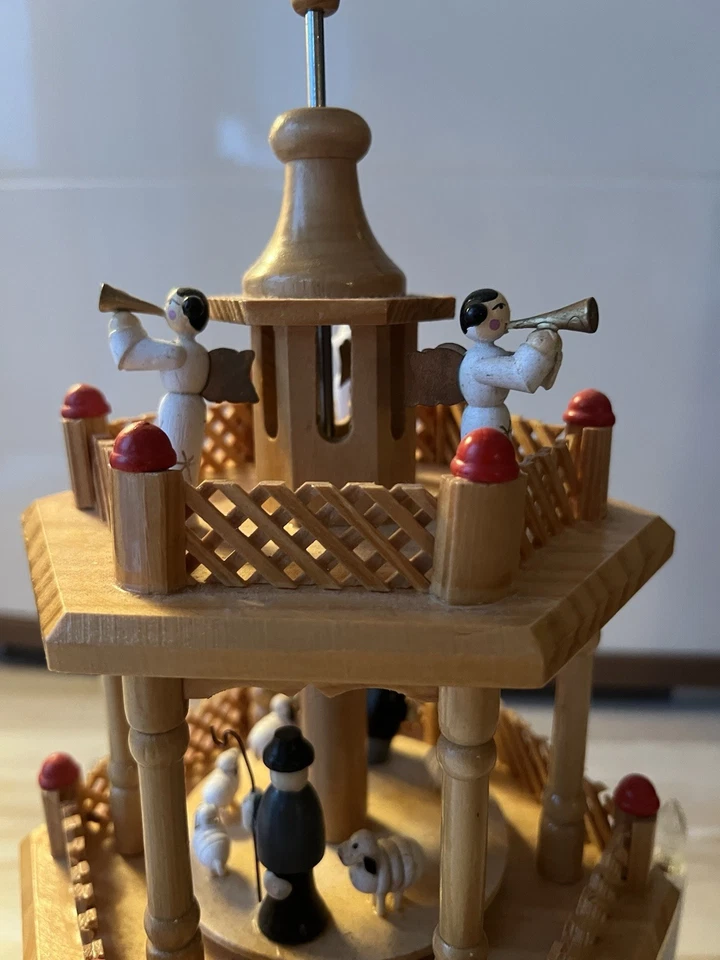 elektrische weihnachtspyramide leuchtet + dreht sich Höhe 50 cm mit Schalter - Bild 2 von 4