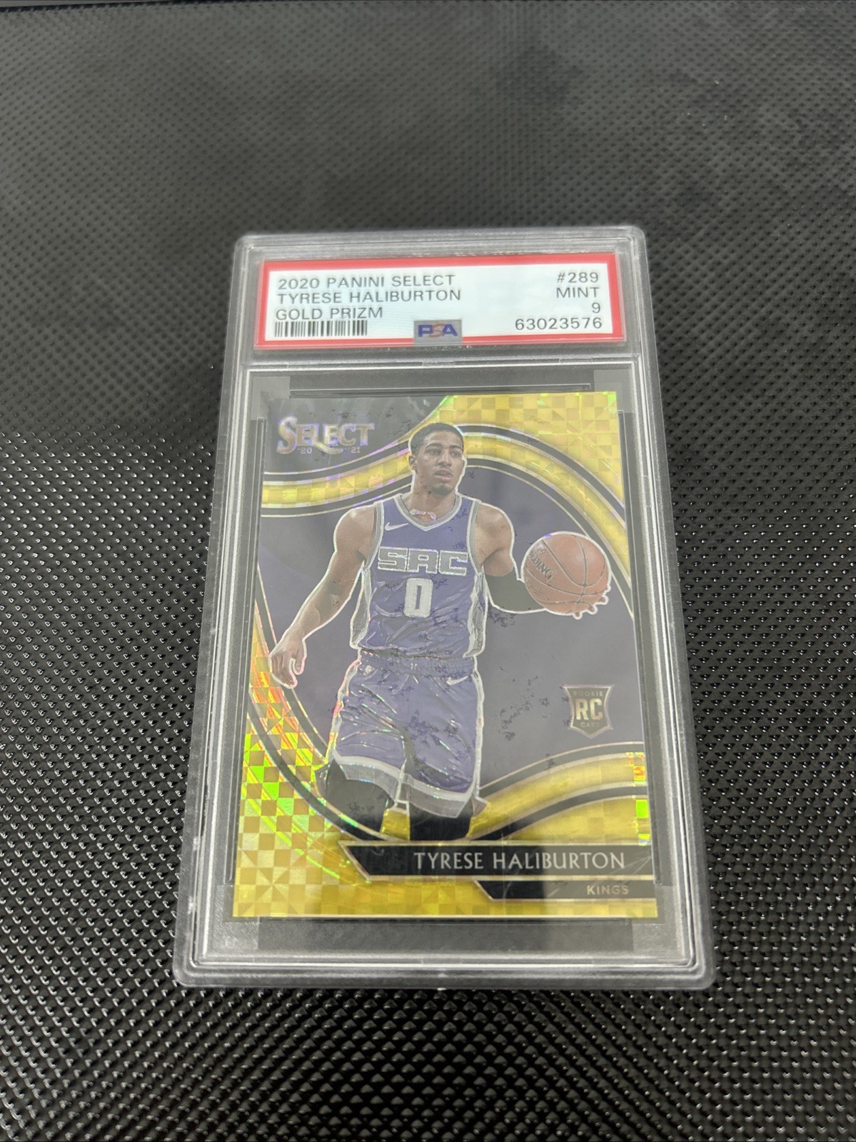 2020-21 Panini Select - Courtside Tyrese Haliburton #289 Gold Wave Prizm (RC)
