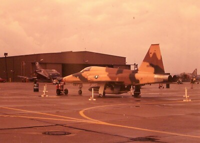 1 x gerahmtes original Farb Dia Slide, US - Air Force,  F - 5, 00928, Ramstein 