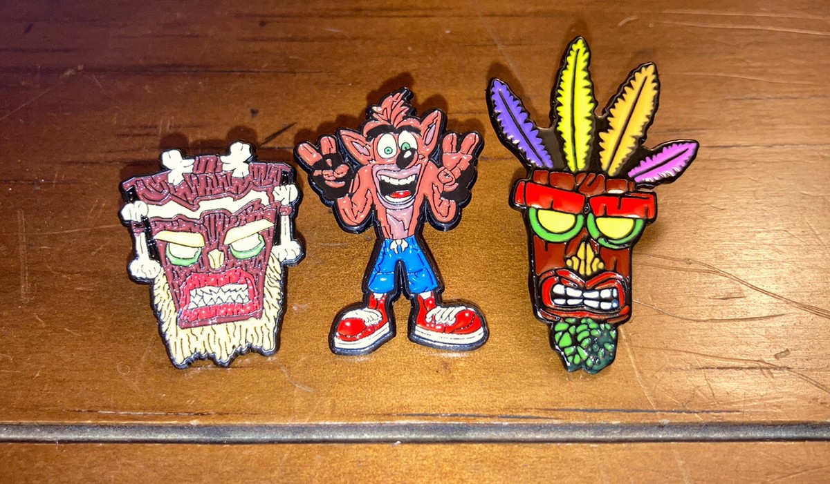 Crash Bandicoot, Aku Aku & Uka Uka Mask Metal Pin Badge