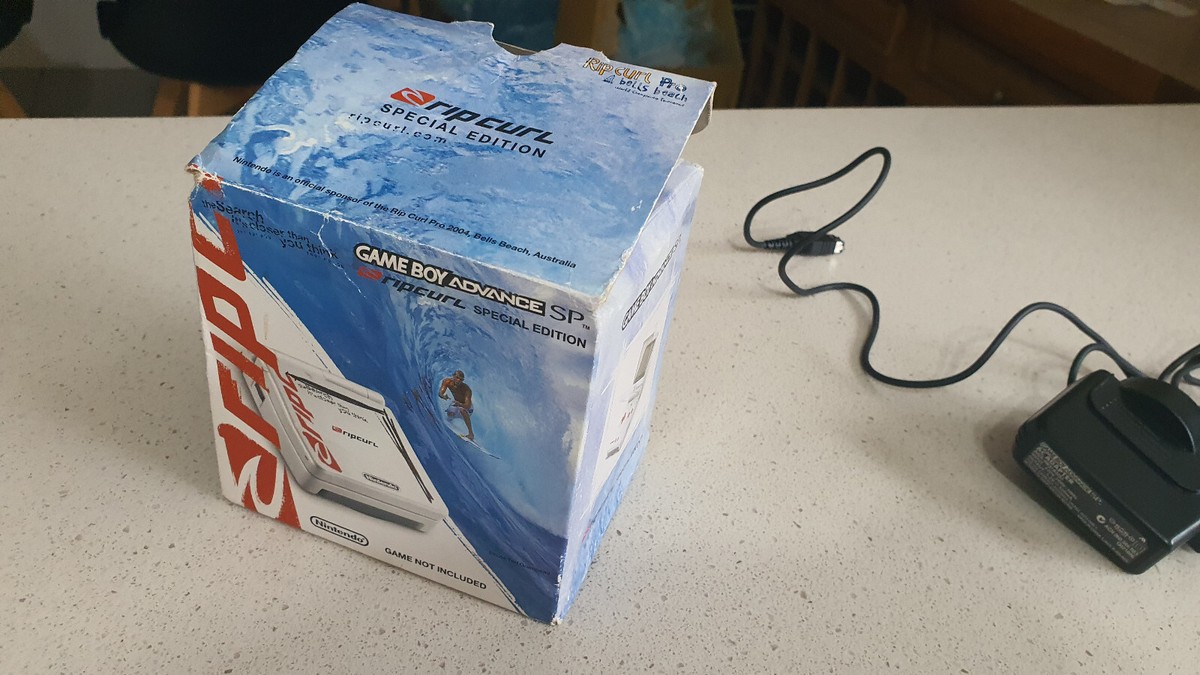 Nintendo GameBoy Advance SP RIP CURL Limited Edition Pak