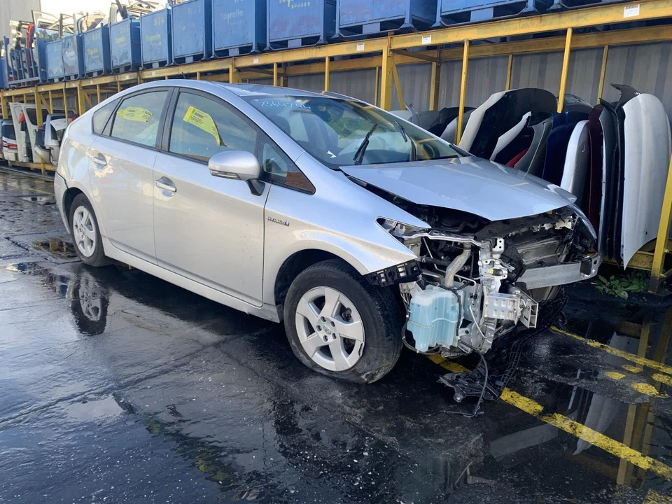 Toyota Prius Flasher Switch ZVW30 07/2009-12/2015 - image 3 of 4