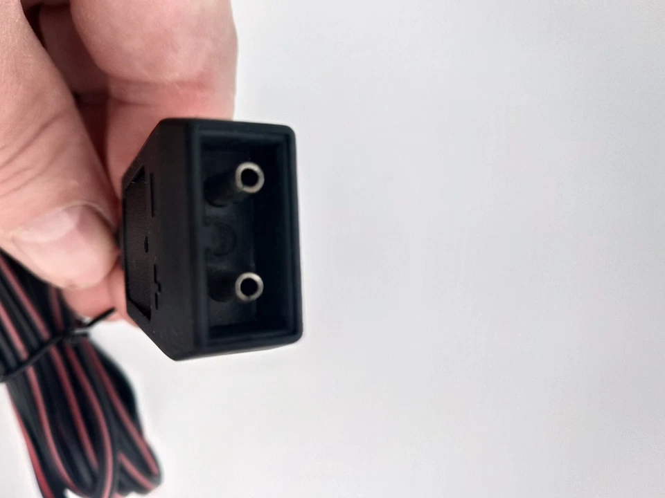 12-Volt Charger for Streamlight Rechargeable Flashlights 15-1318-23 - Image 3 of 4