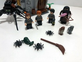 LEGO  Harry Potter: Hagrid's Hut (3rd edition) 4738 + Hogwarts 4867 (2011)