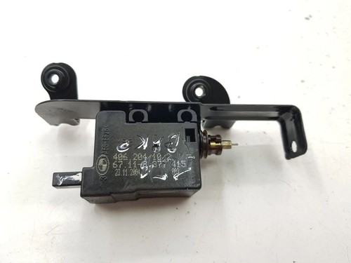 BMW 5 E60 E61 2005 Diesel Stellmotor Tankdeckel Tankklappe 8377415 AMD160378