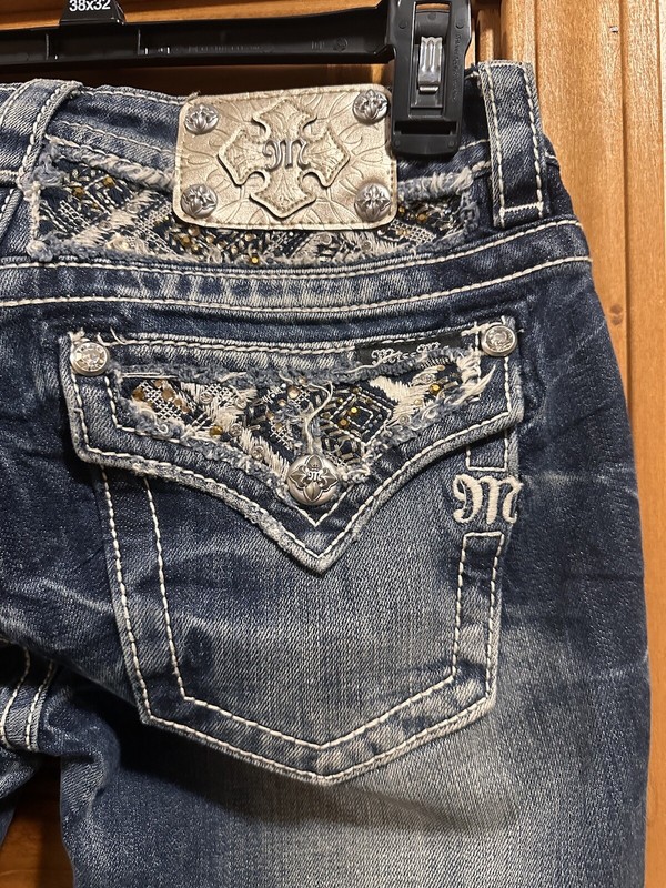 Miss Me Mid Rise Easy Crop Jeans Women Size 27 Blue Distressed Rhinestone Dark