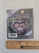 Mill Hill SEASONAL SAMPLING COUNTED GLASS BEAD KIT MHSA1 Love NIP