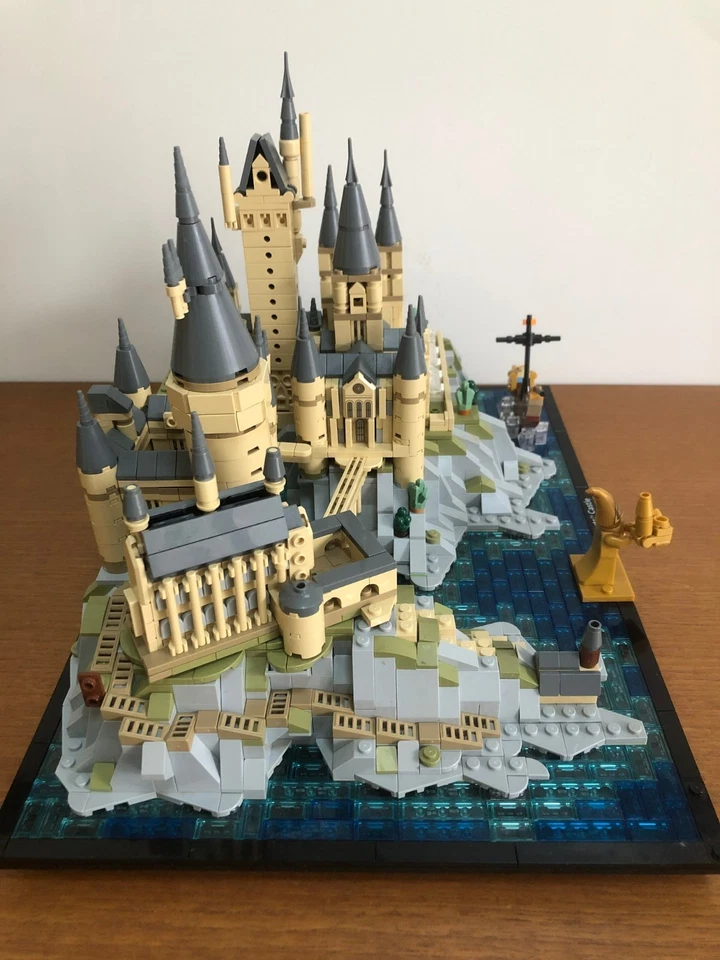 LEGO Harry Potter 76419 Hogwarts Castle and Grounds, photo 4 of 5