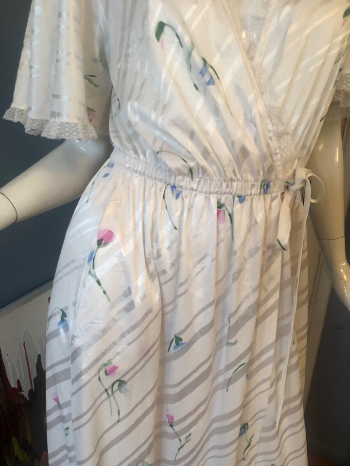 Robe S Vtg 70s FLORAL Print Embossed STRIPE LACE Wrap HONEYMOON ...