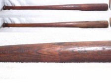 Hillerich & Bradsby das dot dash Vintage Game Used Bat stamped KANE on barrel
