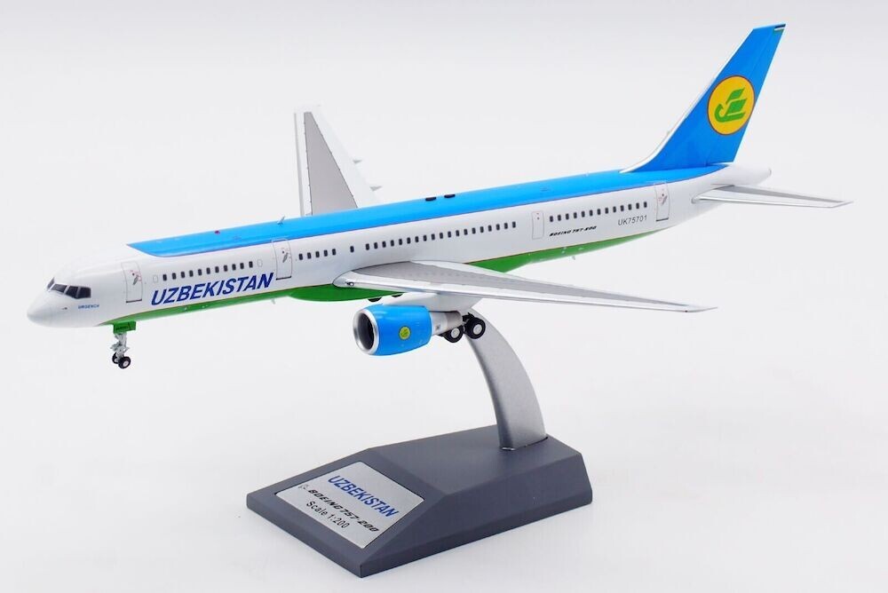 1:200 IF200 Uzbekistan Airways Boeing 757-23P UK75701 W