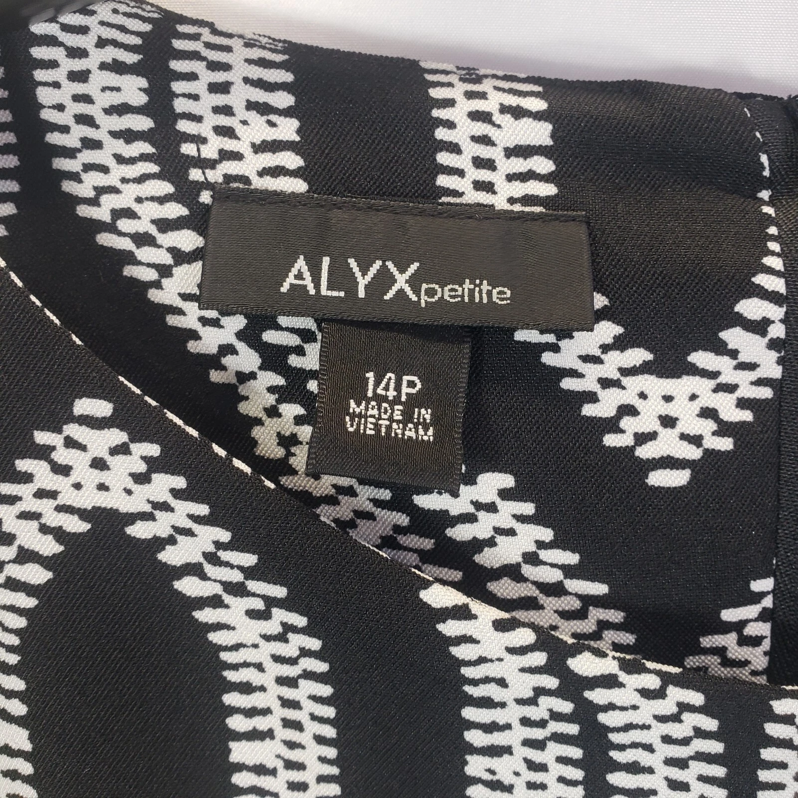 Abito senza maniche Alyx Donna Petite 14 P geometrico stampa bianca nera nuovo con etichette