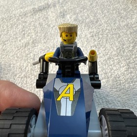 2009 Retired Lego Agents set #8967 Gold Tooth's Getaway ( Read Description )