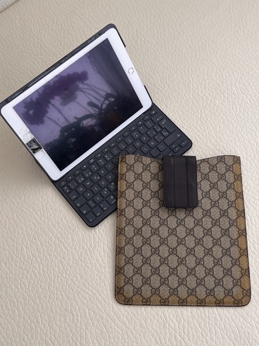 Gucci "GG Blooms" Ipad-tablet case - Picture 1 of 10