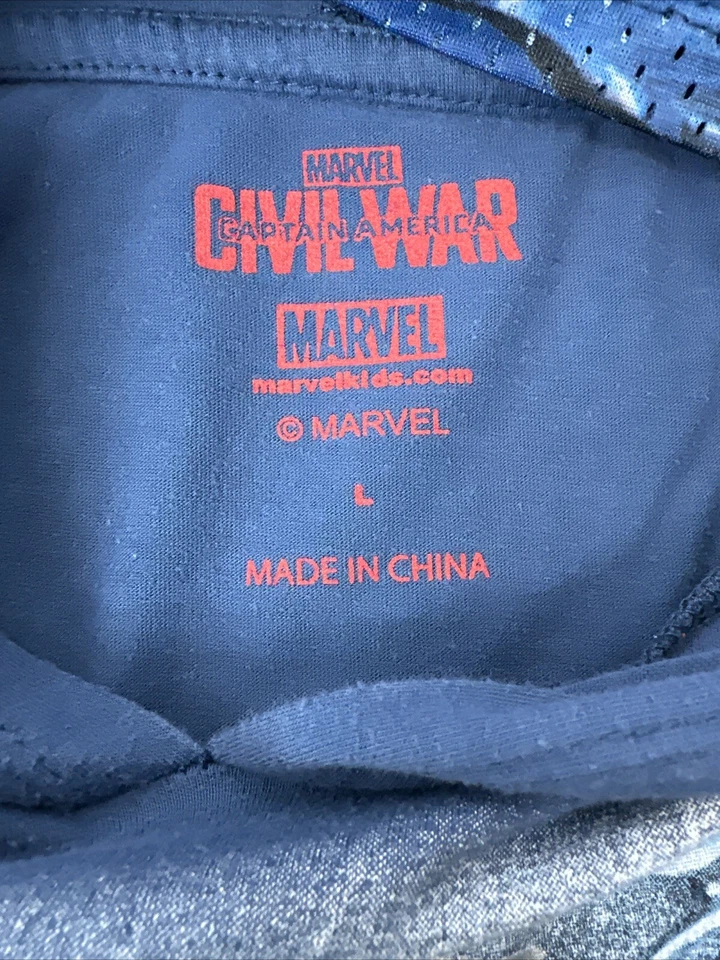 Captain America T-Shirt With Mesh Hood Marvel Boys Size Large - Image 3 of 4