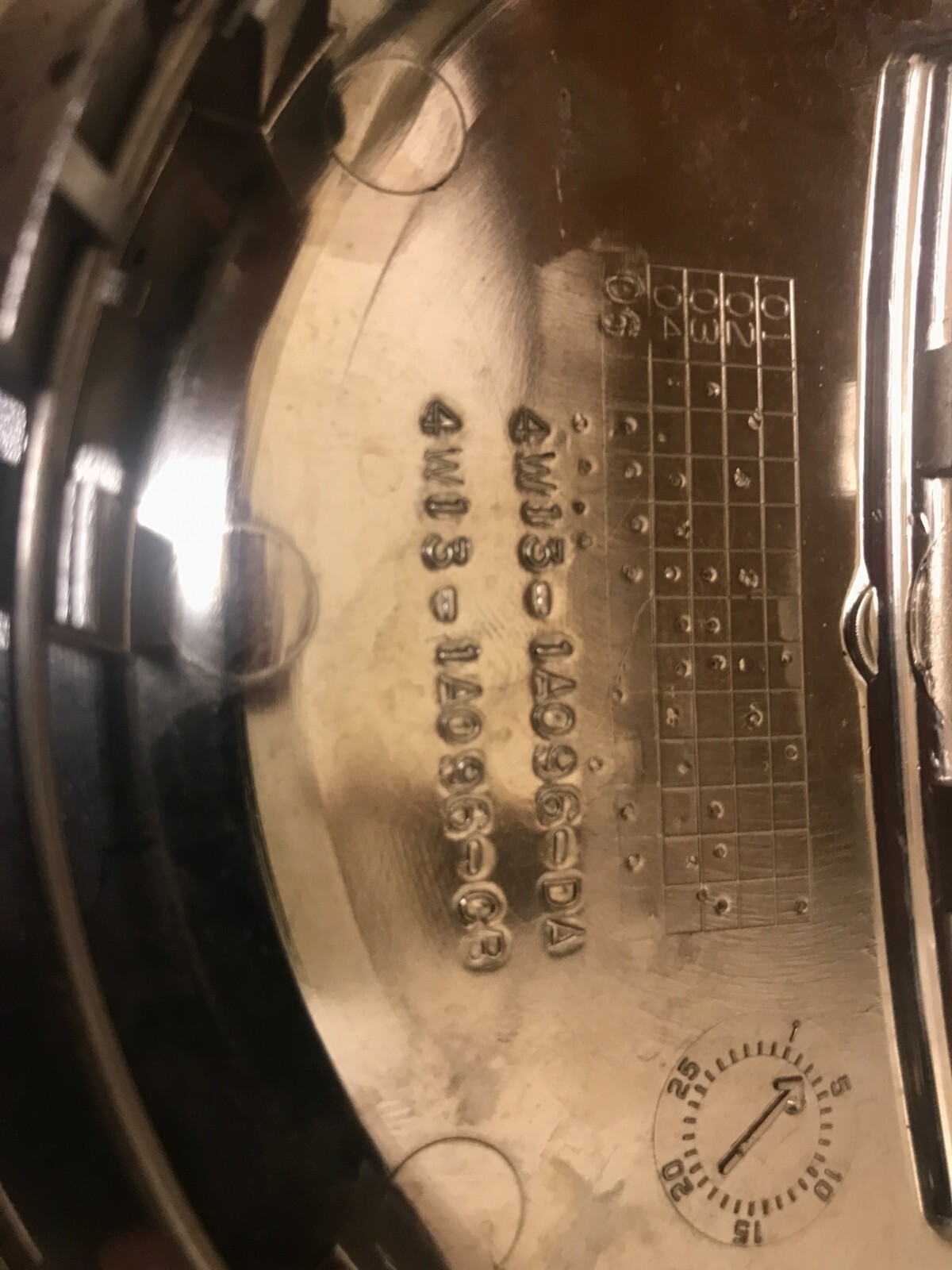 Set of 4 20032005 Lincoln Town Car Chrome Hubcaps Center Caps 4W13