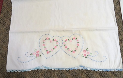 VTG Embroidered Pillow Cases pair Hearts and Flower Standard Size-crochet edge - Picture 2 of 6