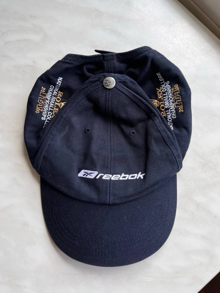 RARO ROLEX REEBOK CAMPEONATO NACIONAL PEQUEÑO UNIVERSITARIO 99/2000s DE COLECCIÓN Gorra Sombrero Foto 2 de 4