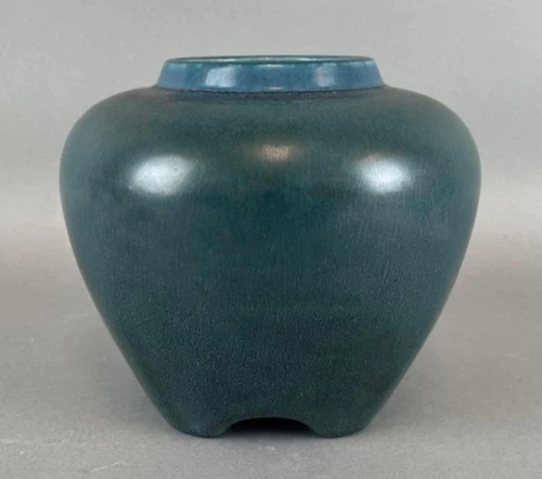 1920 Arts and Crafts Rookwood Pottery 1322 Blue Footed Vase