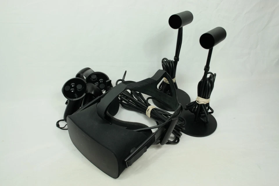 Oculus Rift CV1 Full Set Bundle VR Headset 2016 Tested & Working FAST SHIPPING - Image 2 of 4